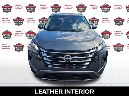 Used 2025 Nissan Rogue SL w/ Tech Package image 5