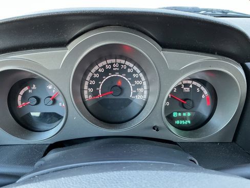 Used 2010 Dodge Avenger SXT FWD image 8