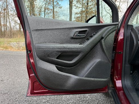 Used 2016 Chevrolet Trax LS image 21