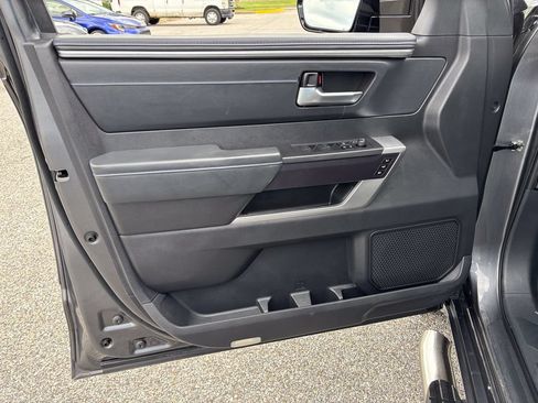 Used 2023 Toyota Tundra Platinum AWD/4WD image 18