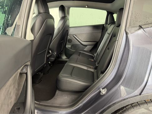 Used 2021 Tesla Model Y Performance image 12