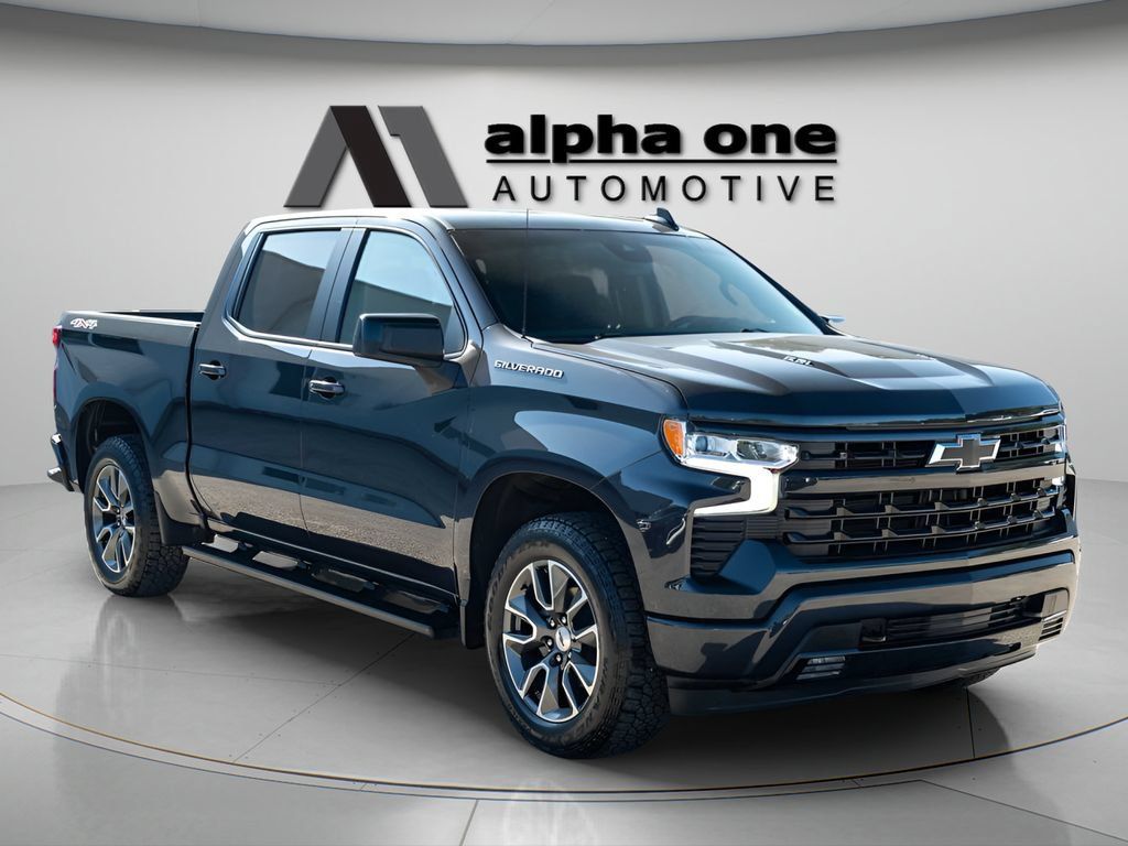 Used 2024 Chevrolet Silverado 1500 RST w/ Convenience Package II AWD/4WD image 3