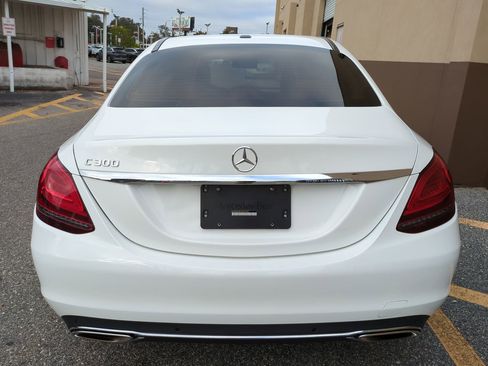 Used 2020 Mercedes-Benz C 300 Sedan image 5
