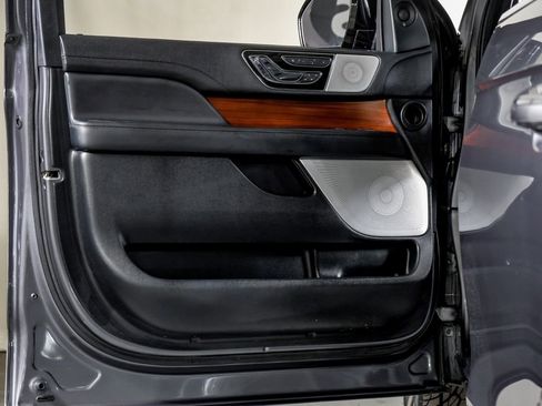 Used 2021 Lincoln Navigator L Reserve w/ Luxury Package image 33