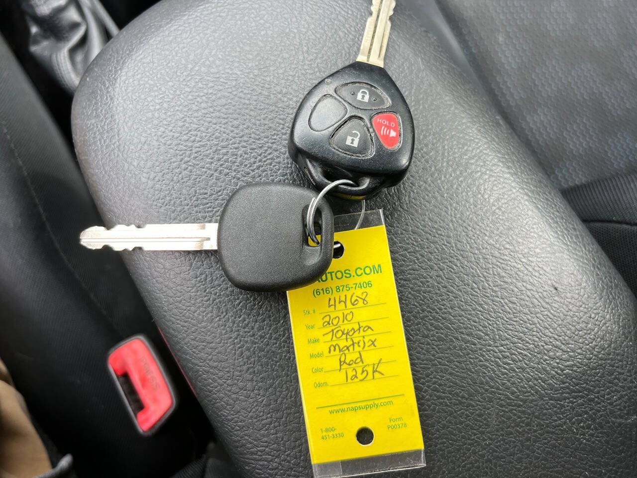 Used 2010 Toyota Matrix w/ PWR Pkg FWD image 12