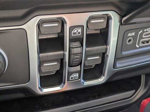 New 2025 Jeep Gladiator Sport image 20