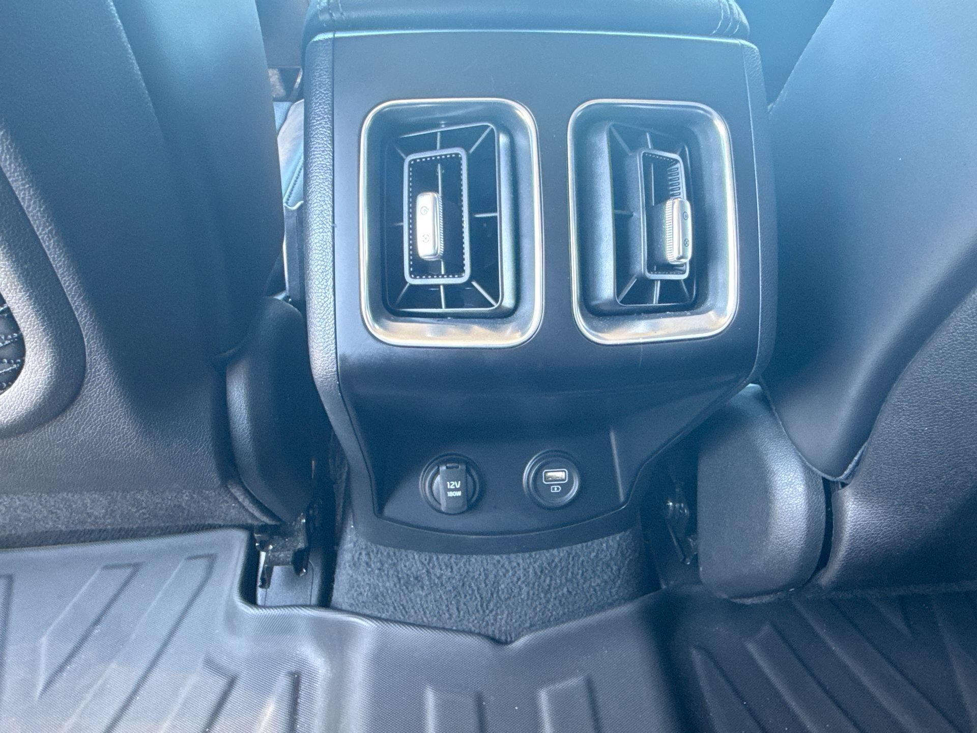 Used 2023 Kia Sorento S w/ Panoramic Sunroof Package FWD image 25