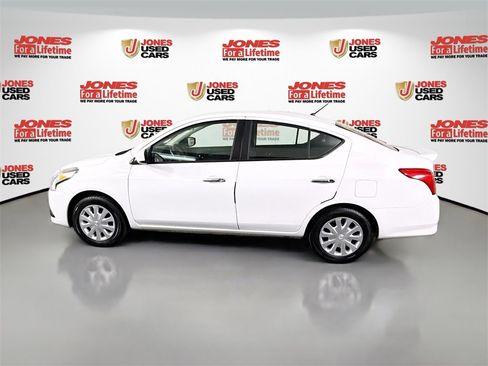 Used 2017 Nissan Versa SV image 11