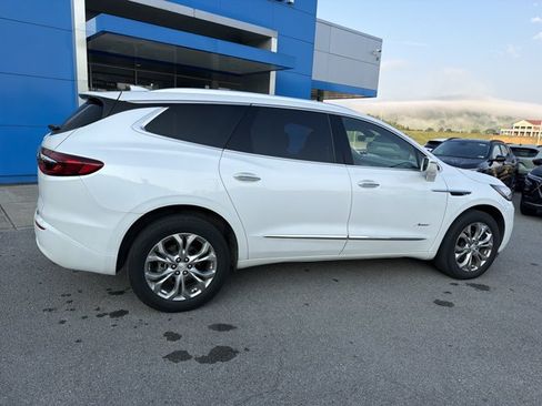 Used 2020 Buick Enclave Avenir w/ Avenir Technology Package AWD/4WD image 3