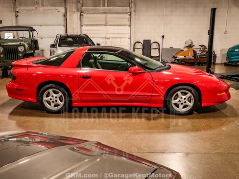Used 1995 Pontiac Firebird Formula RWD image 7