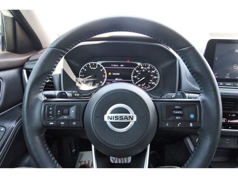 Used 2021 Nissan Rogue SL FWD image 16