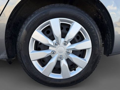 Used 2019 Nissan Sentra S image 11