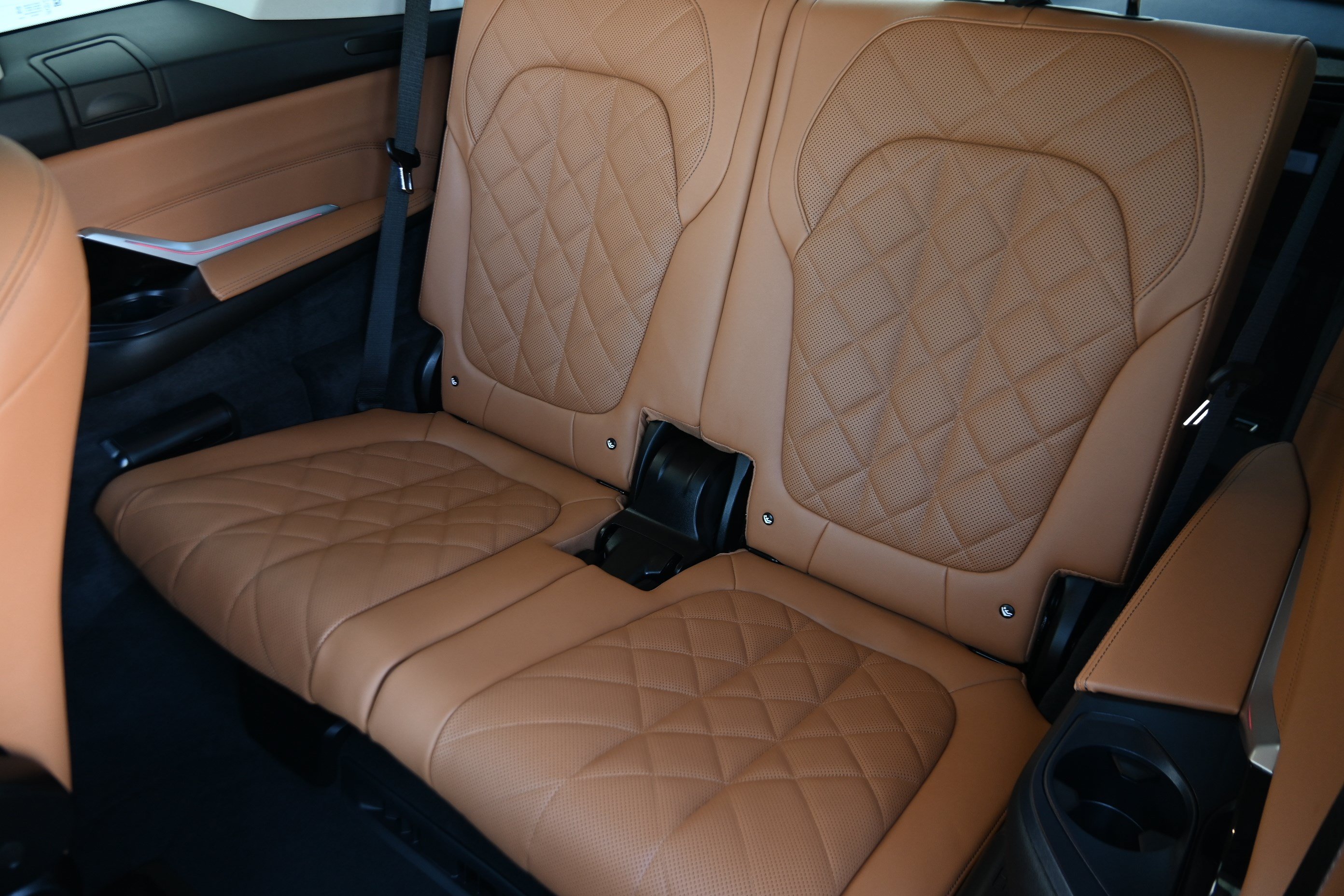 Used 2027 BMW X7 xDrive40i w/ Executive Package AWD/4WD image 14