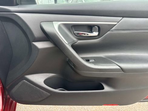 Used 2016 Nissan Altima 2.5 SR w/ Interior Lighting Package FWD image 15