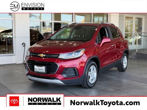 Used 2019 Chevrolet Trax LT w/ LT Convenience Package FWD image 1