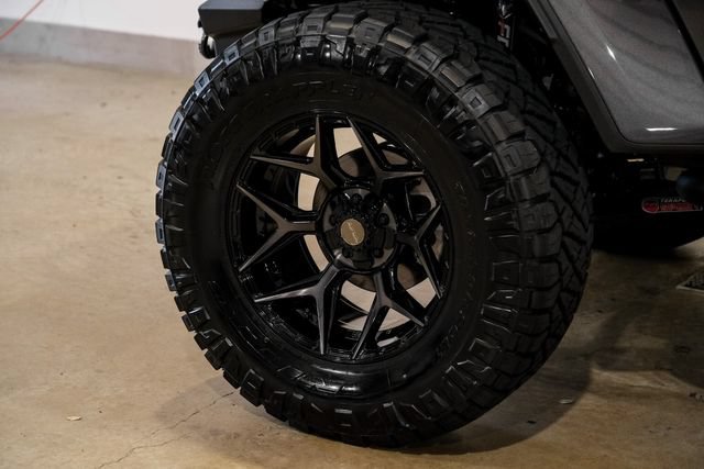 Used 2025 Jeep Gladiator Sport AWD/4WD image 10