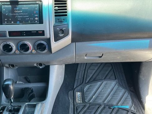 Used 2006 Toyota Tacoma PreRunner RWD image 15
