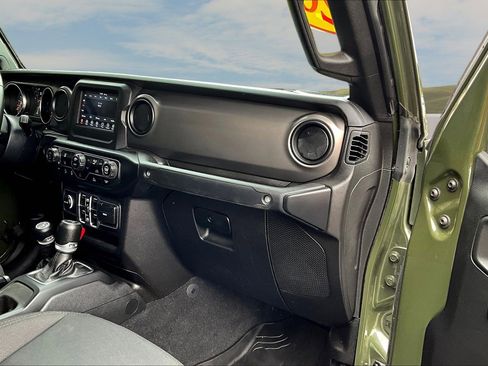 Used 2022 Jeep Gladiator Sport image 18