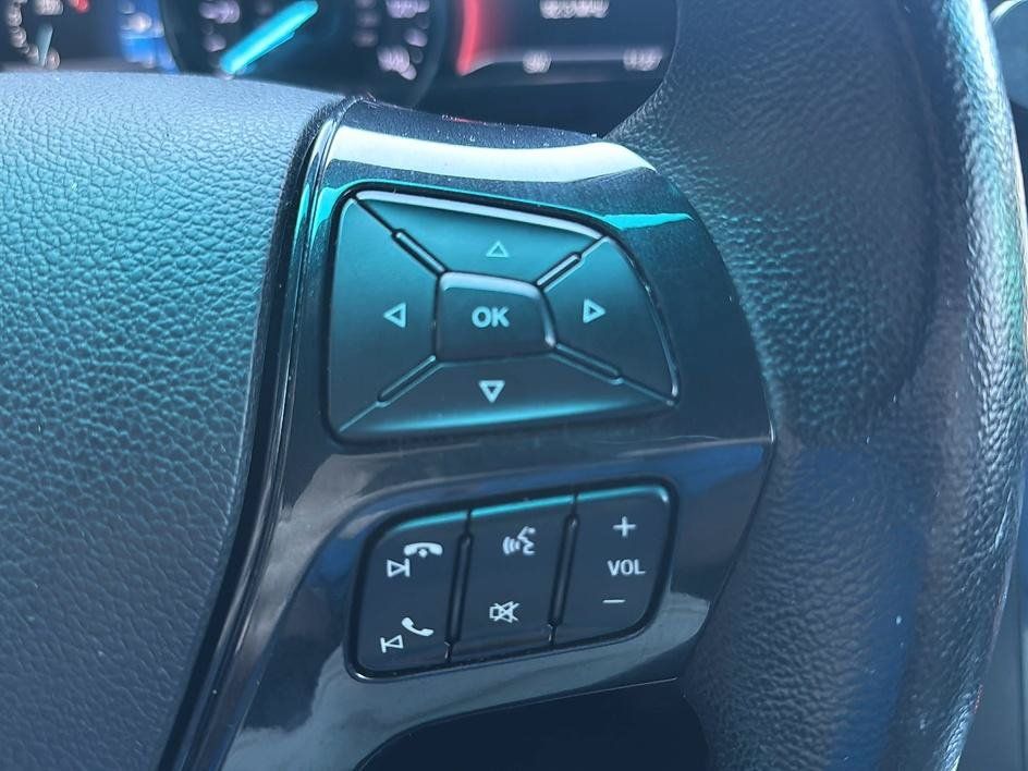 Used 2017 Ford Explorer XLT w/ Equipment Group 202A FWD image 39