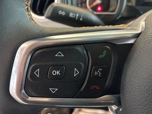 Used 2024 Jeep Wrangler Unlimited Sahara AWD/4WD image 19