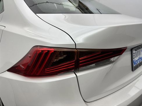 Used 2018 Lexus IS 300 AWD image 19
