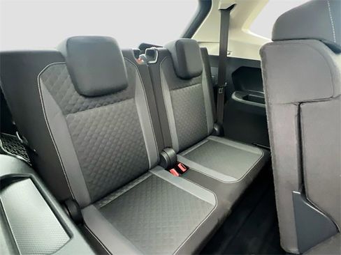 Used 2021 Volkswagen Tiguan S image 25