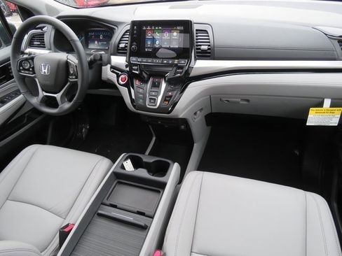 Used 2023 Honda Odyssey Touring image 14