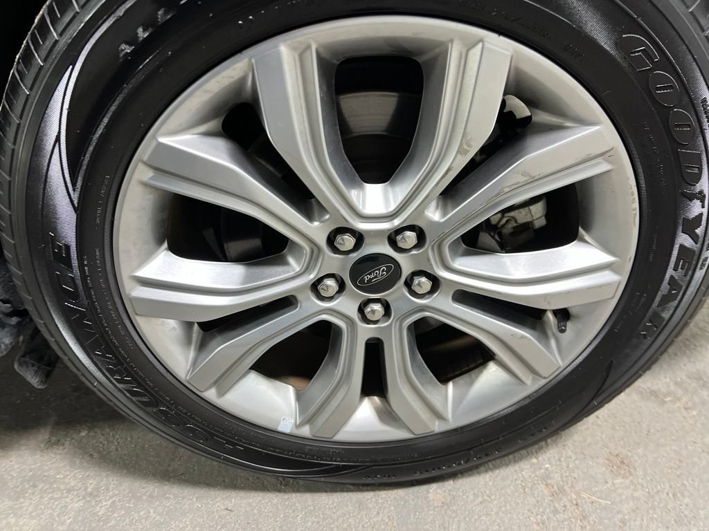 Used 2024 Ford Edge Titanium AWD/4WD image 39