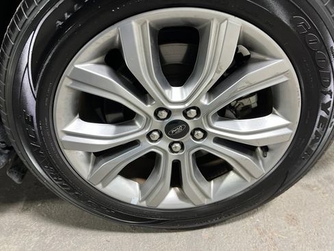 Used 2024 Ford Edge Titanium AWD/4WD image 39