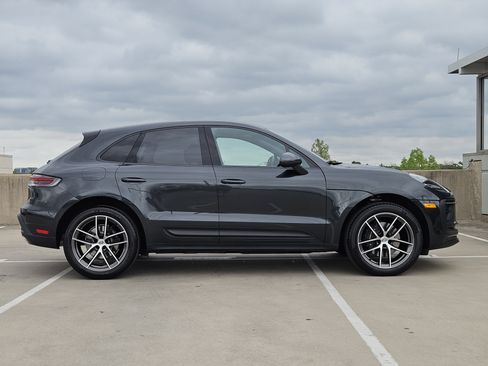 Certified 2025 Porsche Macan image 9
