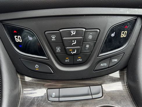 Used 2019 Buick Envision Essence image 23