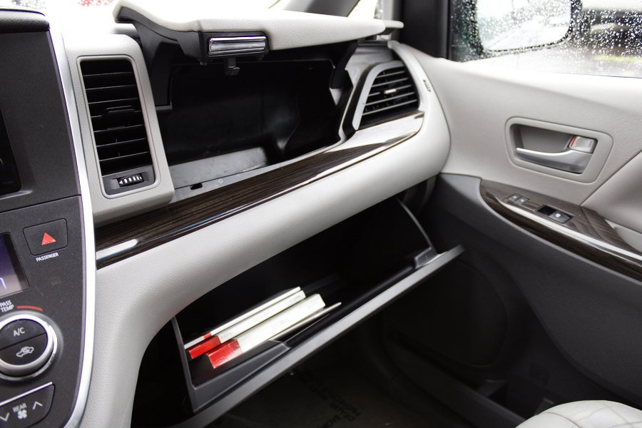 Used 2016 Toyota Sienna XLE FWD image 24