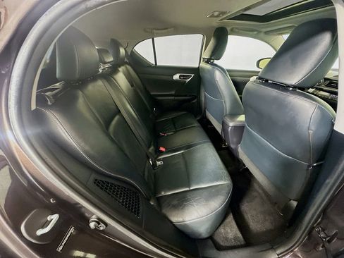 Used 2011 Lexus CT 200h image 27