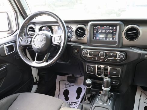 Used 2021 Jeep Gladiator Sport image 14