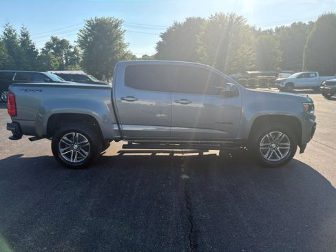 Used 2022 Chevrolet Colorado W/T w/ Custom Special Edition AWD/4WD image 6