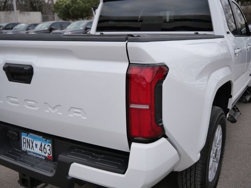 Certified 2024 Toyota Tacoma SR5 image 18