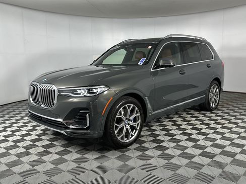 Used 2022 BMW X7 xDrive40i w/ Executive Package AWD/4WD image 3