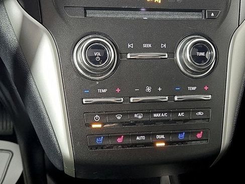 Certified 2019 Lincoln MKC Reserve w/ MKC Climate Package image 26