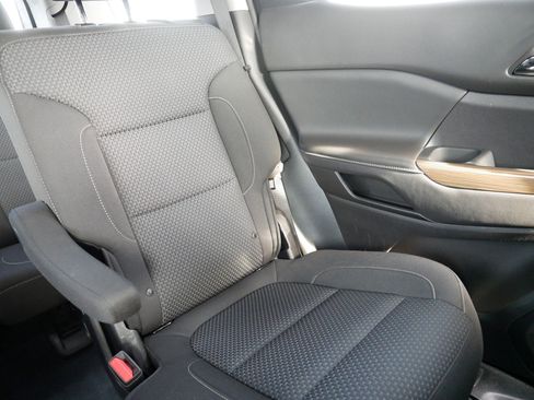 Used 2023 GMC Acadia SLE w/ Driver Convenience Package image 14