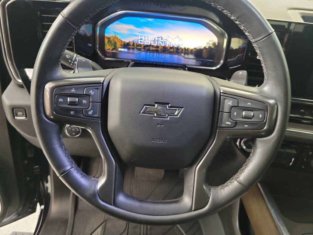 Used 2025 Chevrolet Silverado 1500 High Country w/ Midnight Edition AWD/4WD image 15