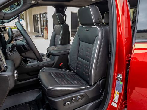 Used 2025 GMC Sierra 2500 AT4X image 29