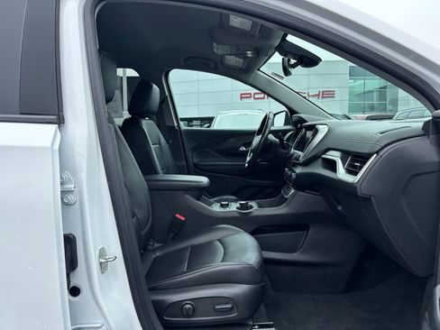 Used 2022 GMC Terrain SLT w/ Elevation Edition image 18