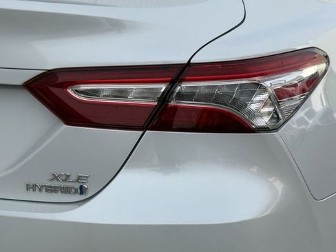 Used 2020 Toyota Camry XLE image 6