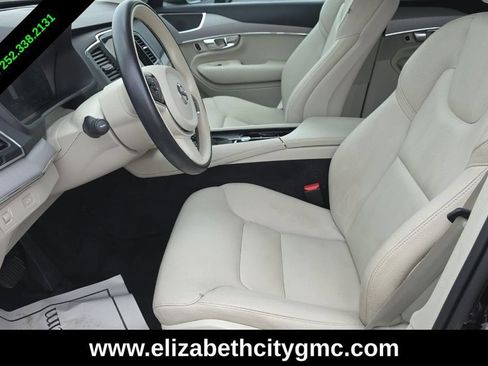 Used 2022 Volvo XC90 T5 Momentum AWD/4WD image 6