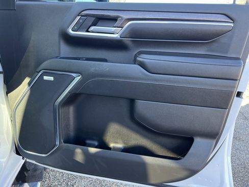 Used 2024 Chevrolet Silverado 2500 LTZ w/ LTZ Convenience Package image 14