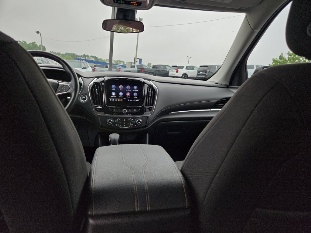 Used 2021 Chevrolet Traverse LT FWD image 15