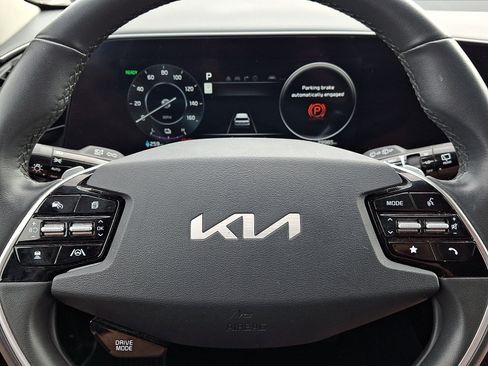 Used 2023 Kia Niro Wind FWD image 19