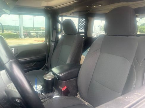 Used 2022 Jeep Wrangler Unlimited Sport AWD/4WD image 7