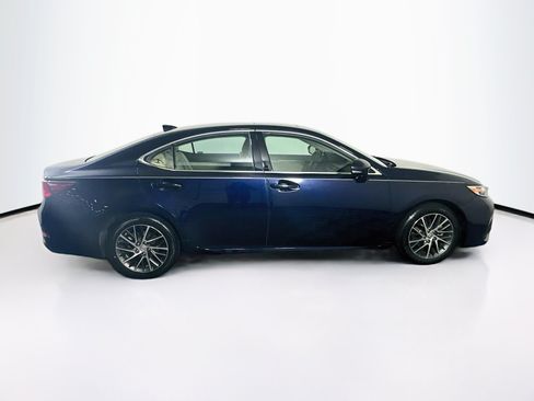 Used 2016 Lexus ES 350 w/ Luxury Package w/Wood Trim FWD image 10