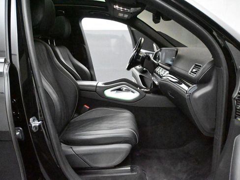 Used 2024 Mercedes-Benz Maybach GLS 600 4MATIC image 23